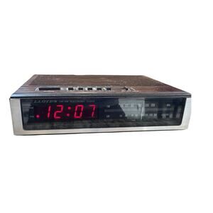 LLoyds FM/AM Electric Clock Radio